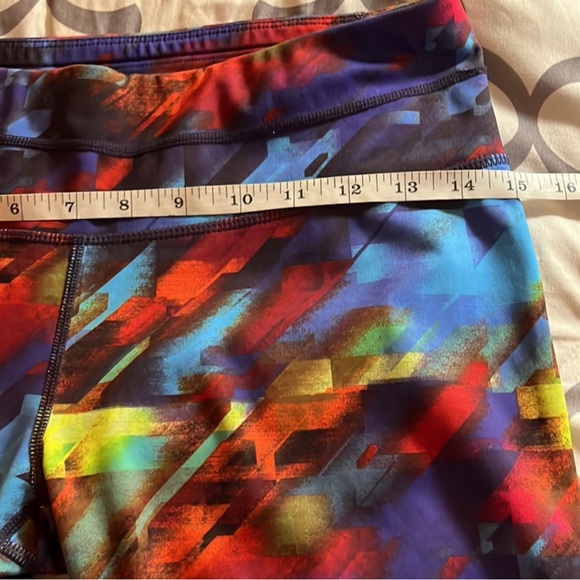 Women’s Athleta Abstract Design Colorful Like New Size Small Leggings - Picture 4 of 5